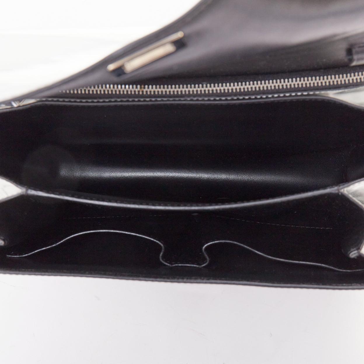 Celine Classic Box sac messager en cuir argenté à fermoir poussoir pour le corps. en vente 2