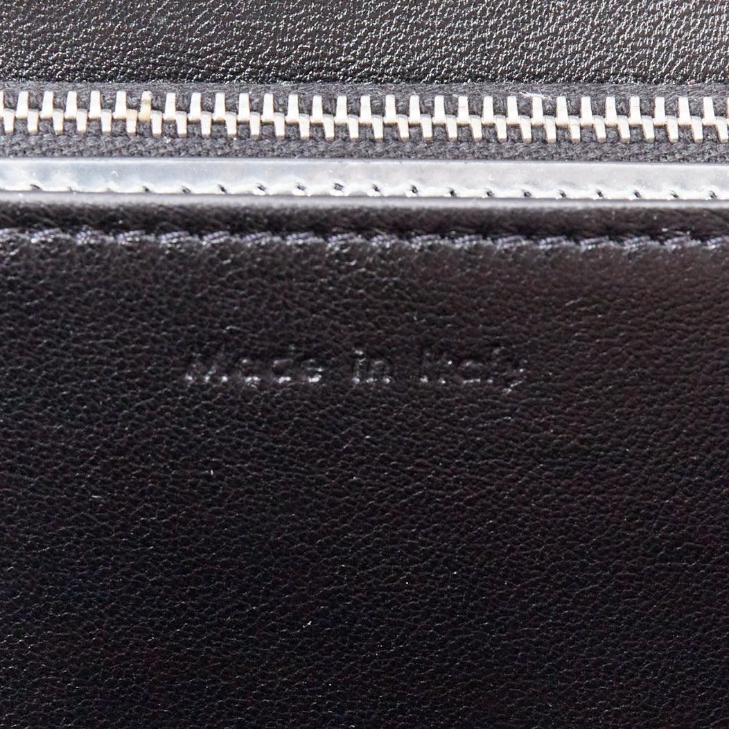 Celine Classic Box sac messager en cuir argenté à fermoir poussoir pour le corps. en vente 3