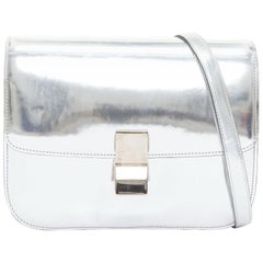 Celine Classic Box sac messager en cuir argenté à fermoir poussoir pour le corps.