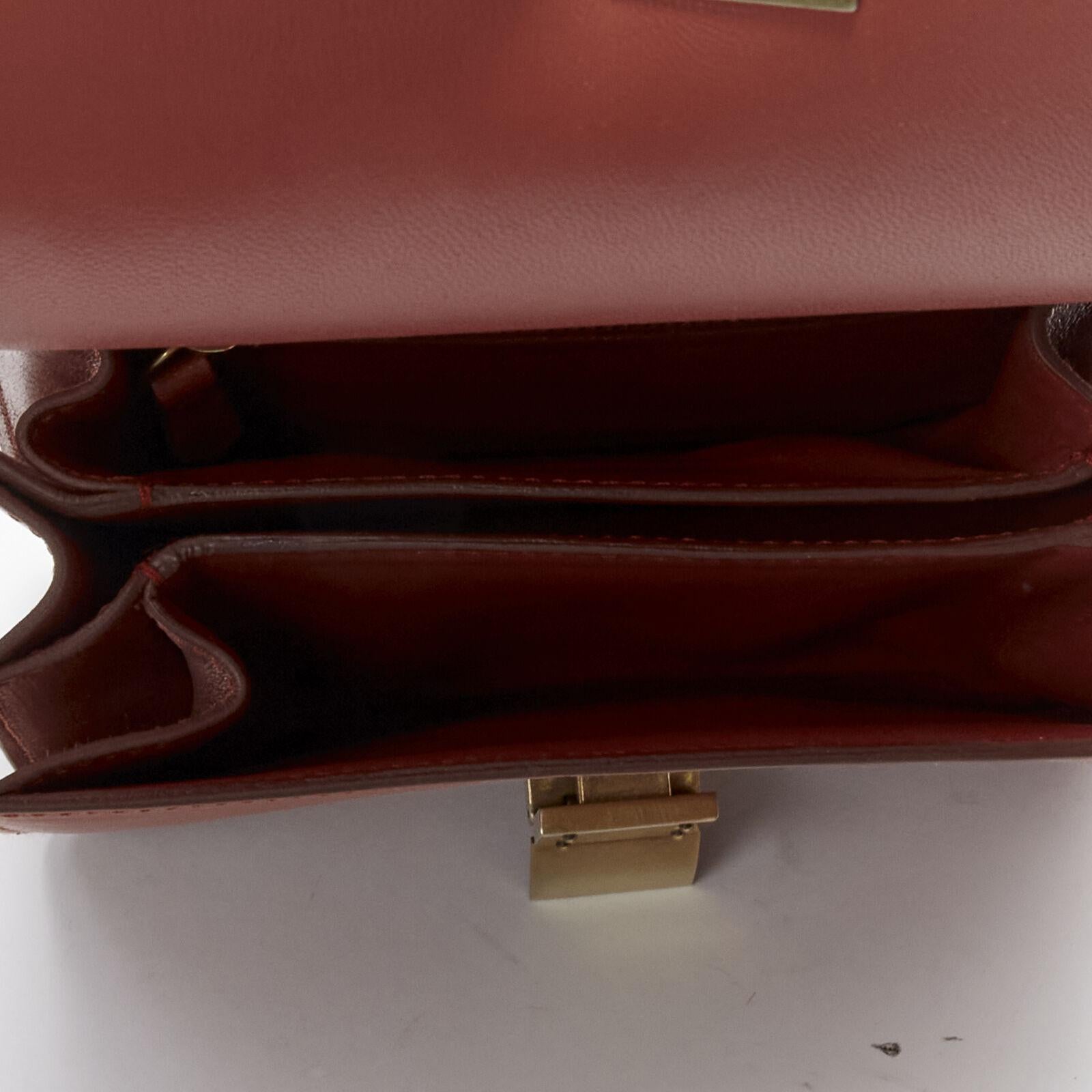 CELINE Classic Box tan marron en cuir de veau fermoir doré sac à bandoulière réglable Small en vente 5