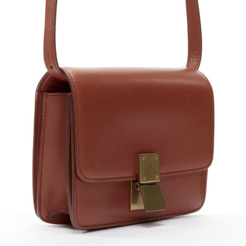 Brown CELINE Classic Box tan brown calfskin gold clasp adjustable crossbody bag Small For Sale