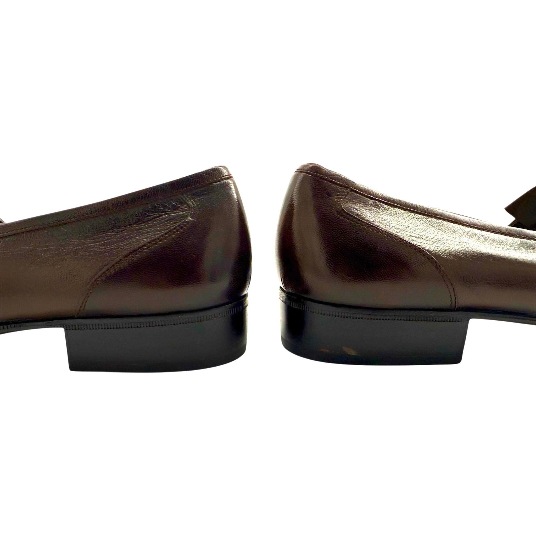 Celine Klassische braune Leder-Slipper, 1980er Jahre im Zustand „Neu“ im Angebot in Los Angeles, CA
