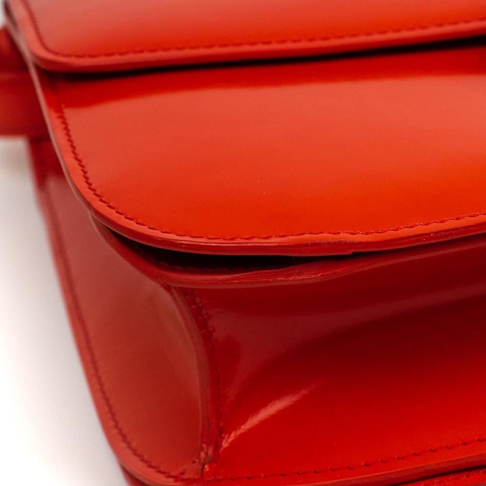 CÉLINE Classic Shoulder bag in Red Patent leather 4