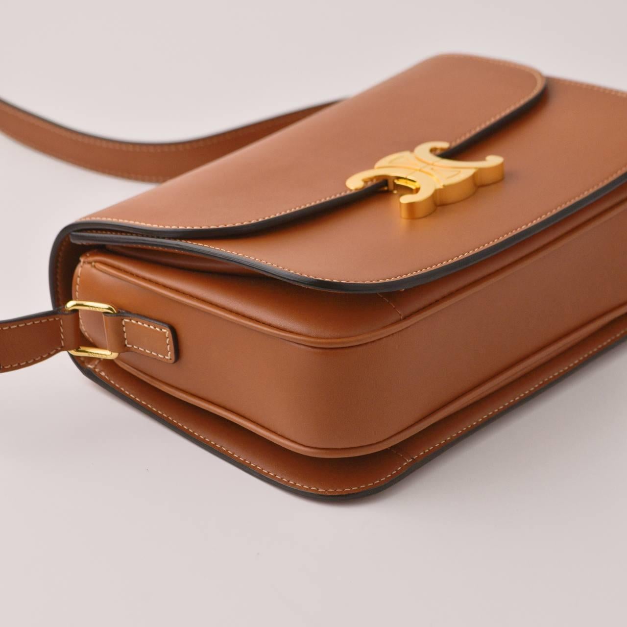 Celine Classique Triomphe Tan Leather Medium Handbag In Excellent Condition In Banbury, GB