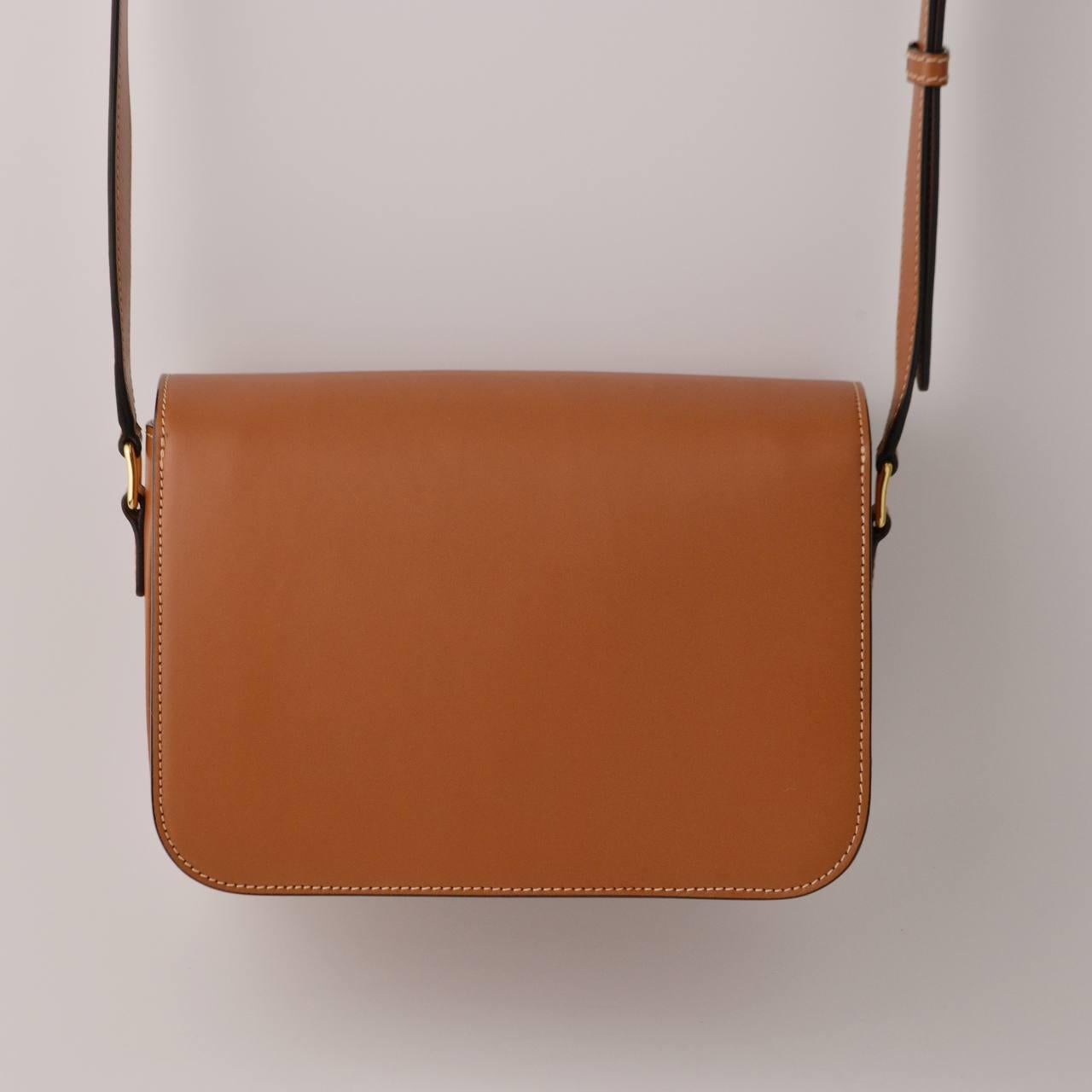 Women's or Men's Celine Classique Triomphe Tan Leather Medium Handbag