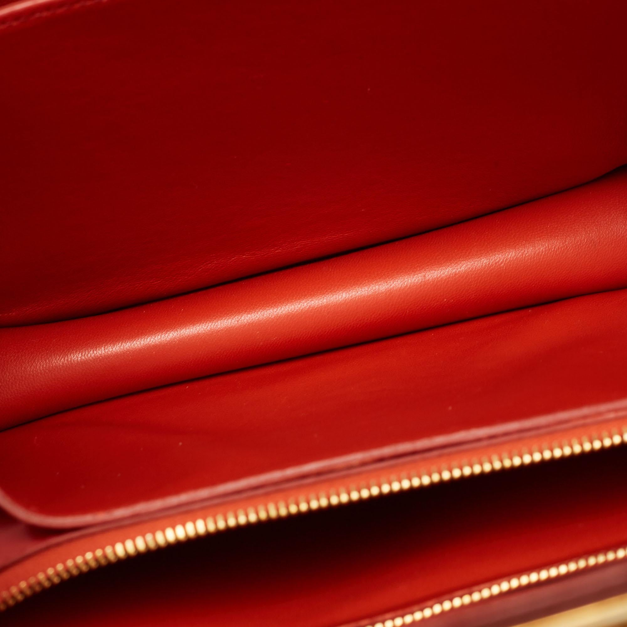 Celine Coral Red Leather Medium Classic Box Shoulder Bag For Sale 11