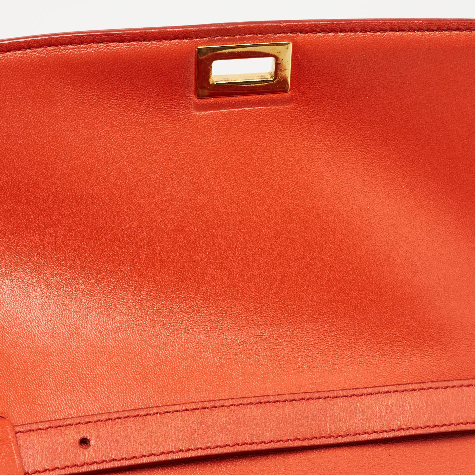 Celine Coral Red Leather Medium Classic Box Shoulder Bag For Sale 12