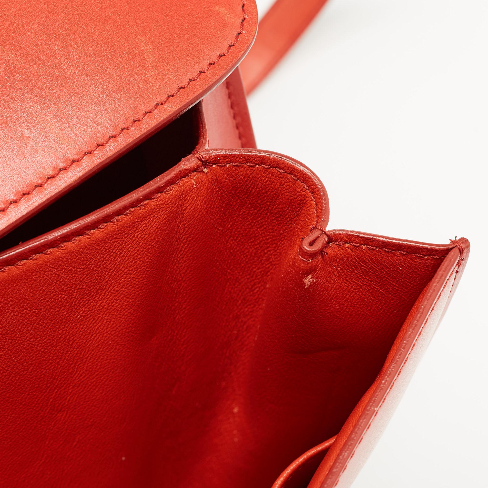 Celine Coral Red Leather Medium Classic Box Shoulder Bag For Sale 13