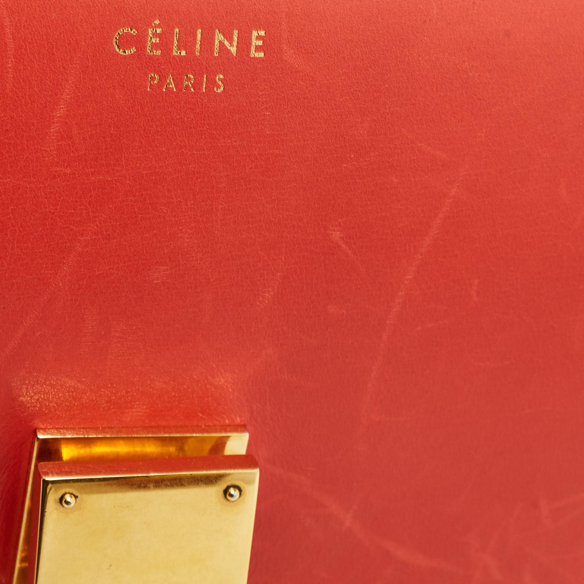 Celine Coral Red Leather Medium Classic Box Shoulder Bag For Sale 2