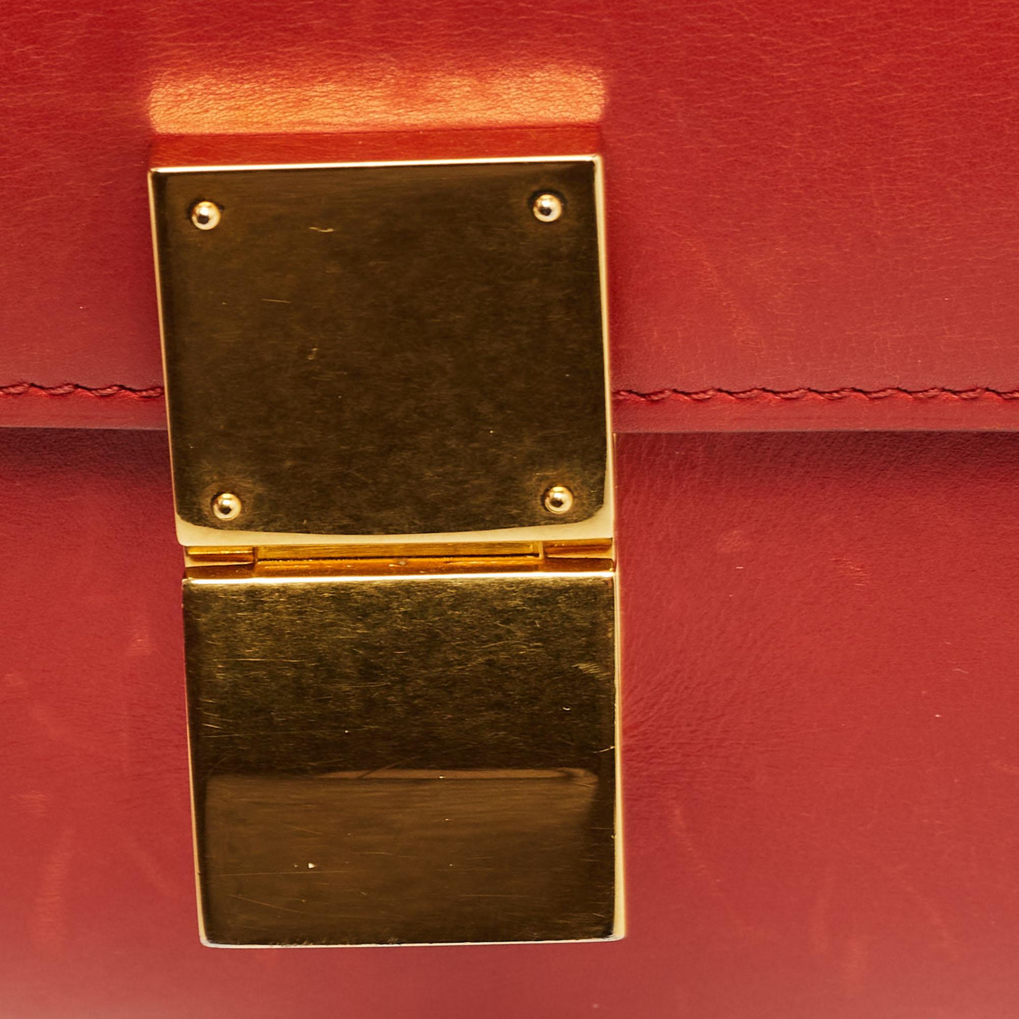 Celine Coral Red Leather Medium Classic Box Shoulder Bag For Sale 5