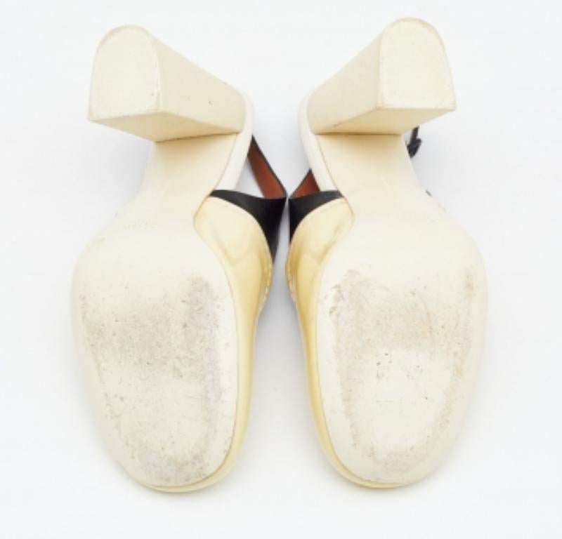 Celine Cream/Black Patent And Leather Slingback Sandals Size 38 In Good Condition For Sale In Dubai, Al Qouz 2