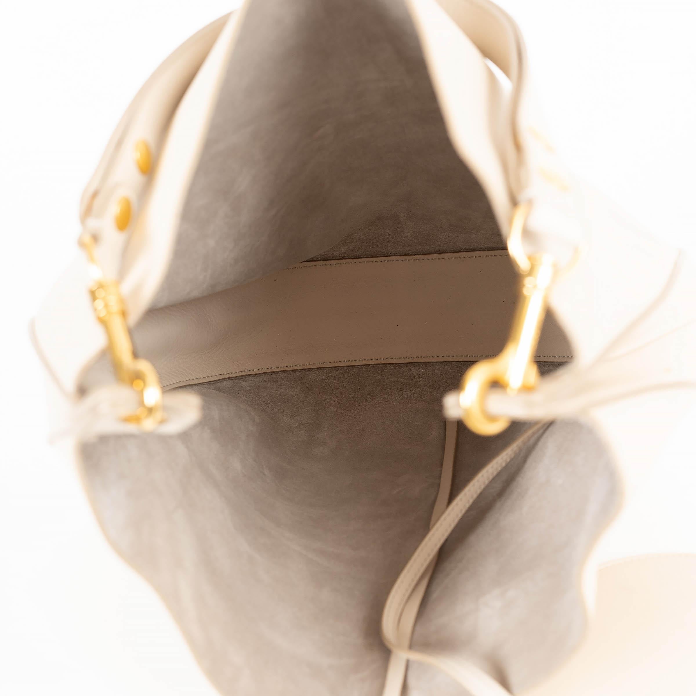 Sac HOBO LARGE en cuir crème de Celine Pour femmes en vente