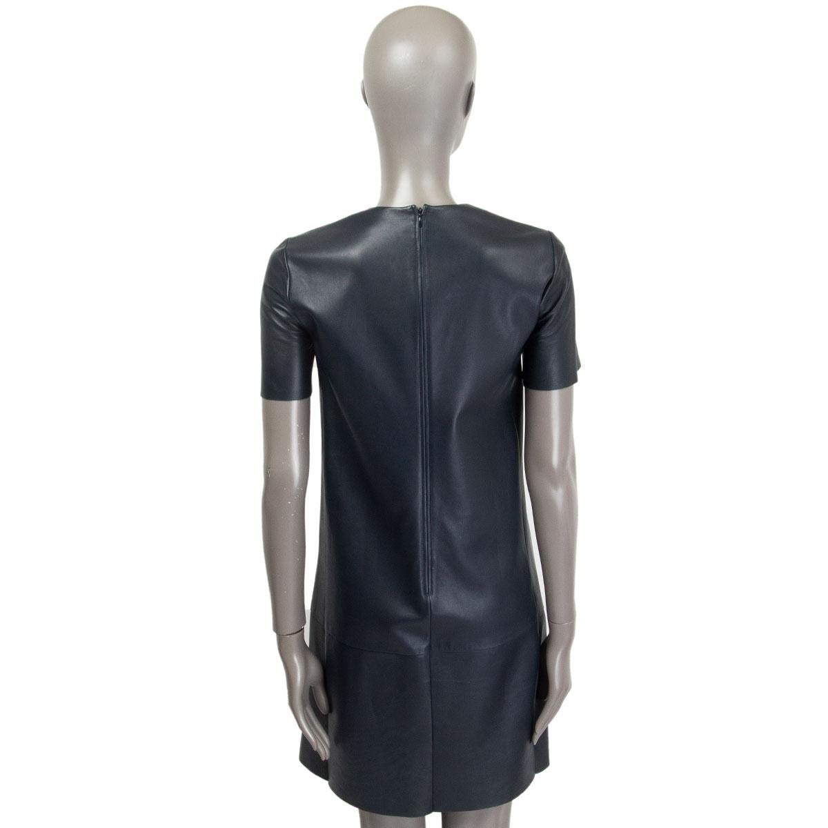 CELINE dark blue leather 2012 Short Sleeve Shift Dress 38 S In Excellent Condition For Sale In Zürich, CH