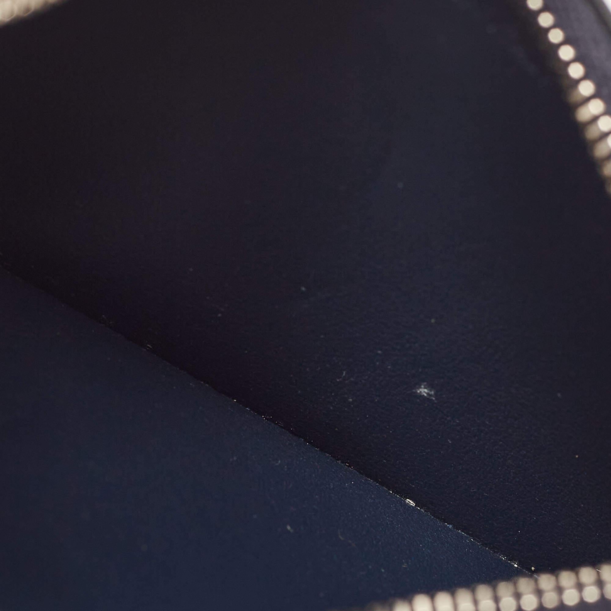Porte-cartes zippé en cuir bleu foncé de Celine en vente 1