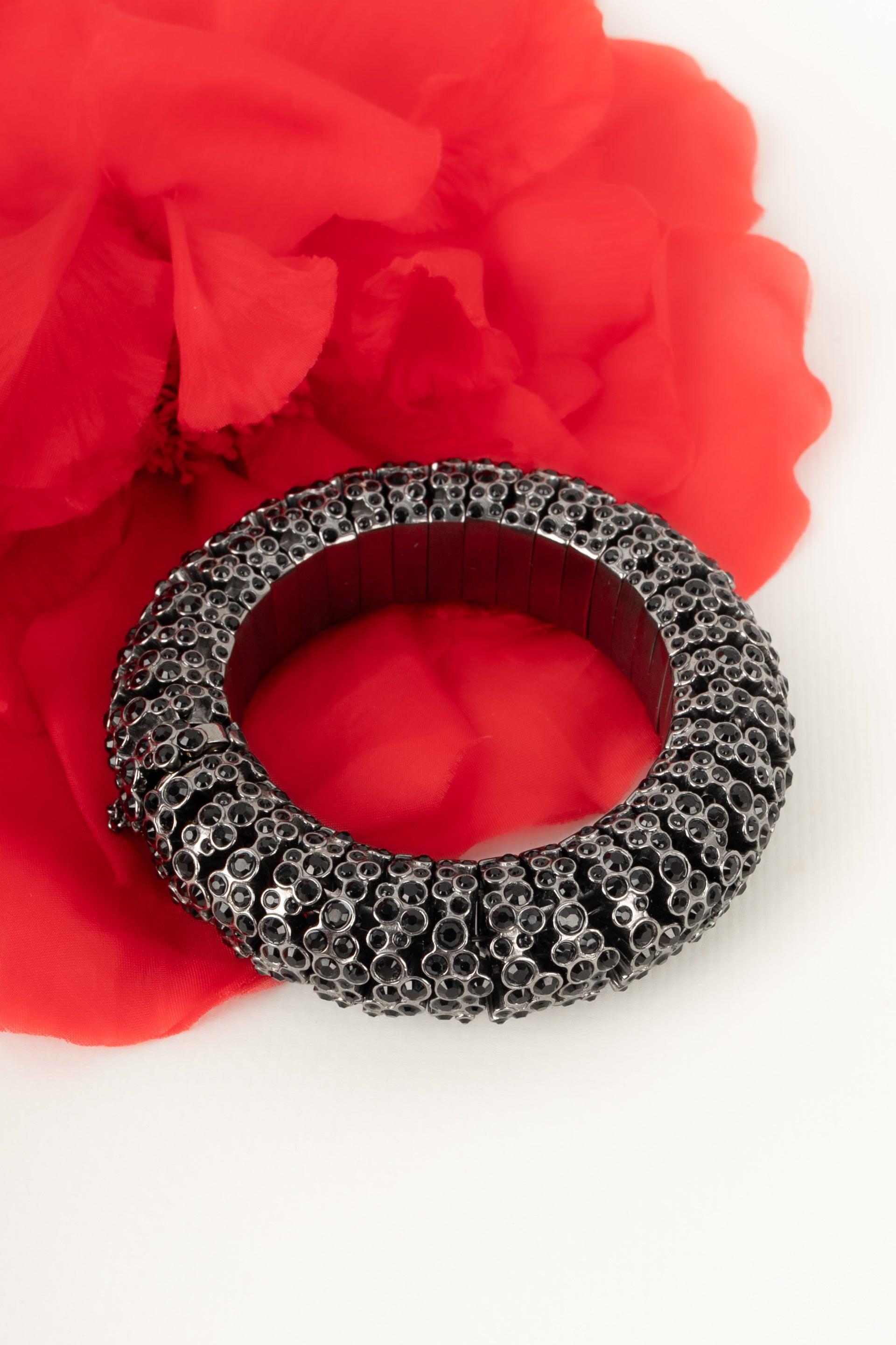 Celine Dark-silvery Metal Bracelet, Ornamented with Black Rhinestones In Excellent Condition For Sale In SAINT-OUEN-SUR-SEINE, FR