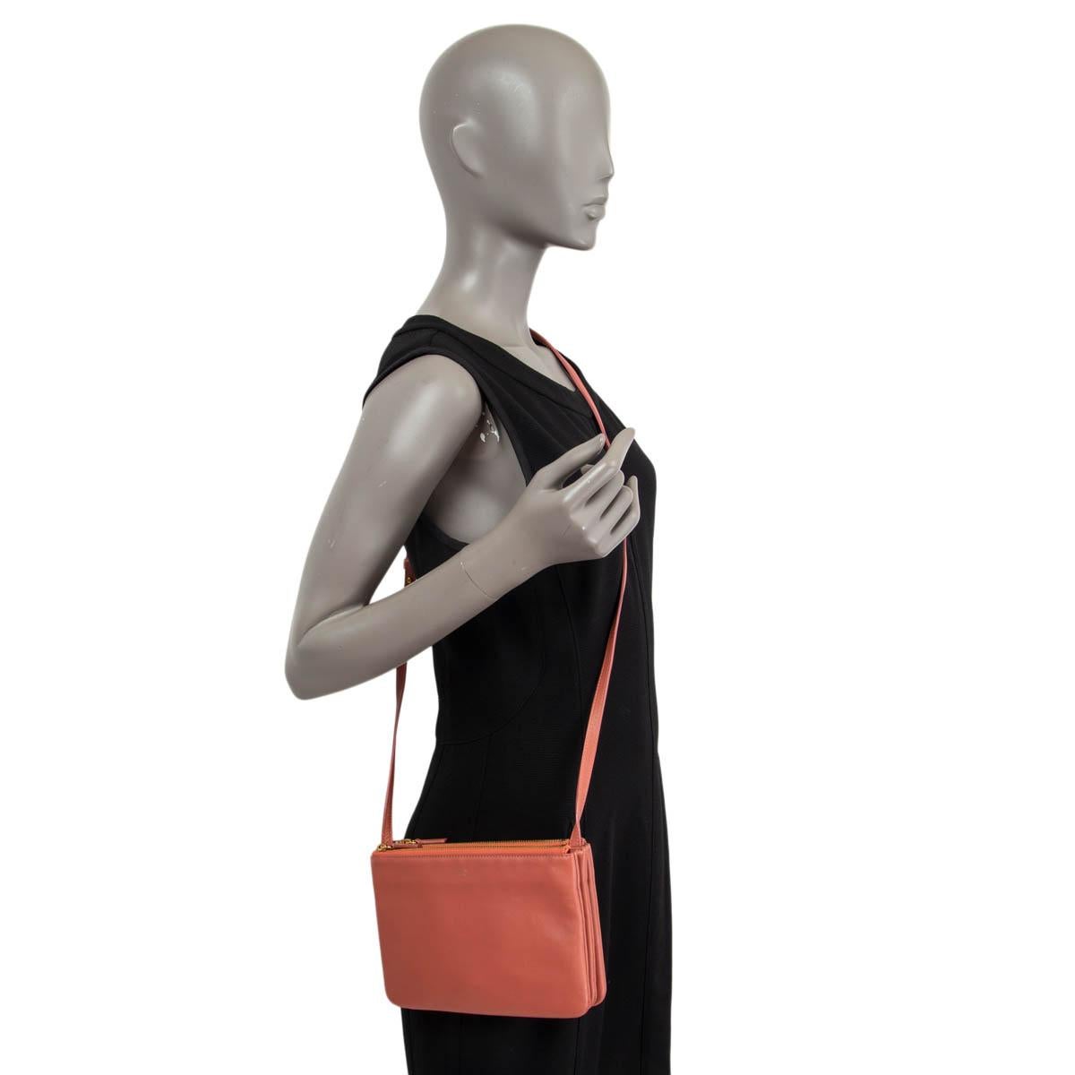 CELINE dusty pink leather TRIO SMALL Crossbody Bag In Good Condition In Zürich, CH
