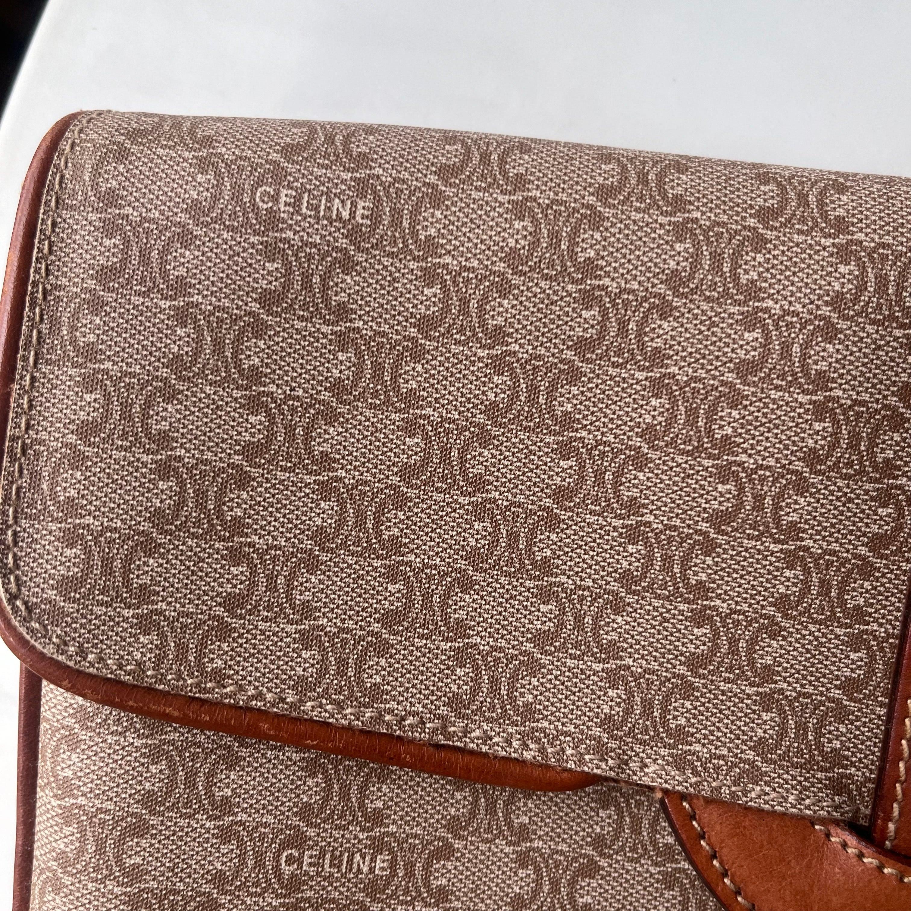 Celine Envelope Clutch bag in Brown Monogram For Sale 5