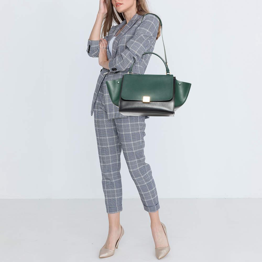 Celine Green/Black Leather Medium Trapeze Bag In Good Condition For Sale In Dubai, Al Qouz 2