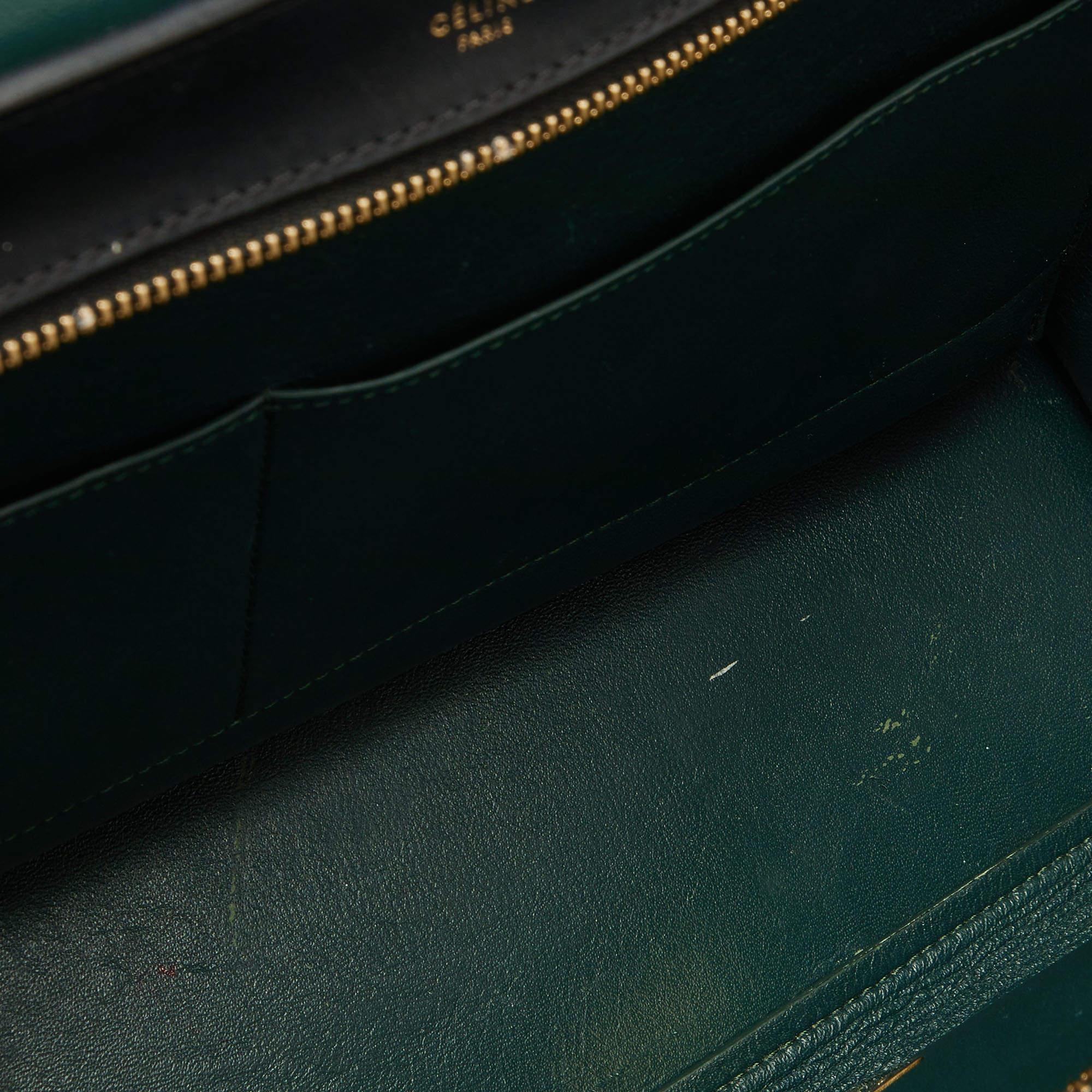 Celine Green/Black Leather Medium Trapeze Bag For Sale 3