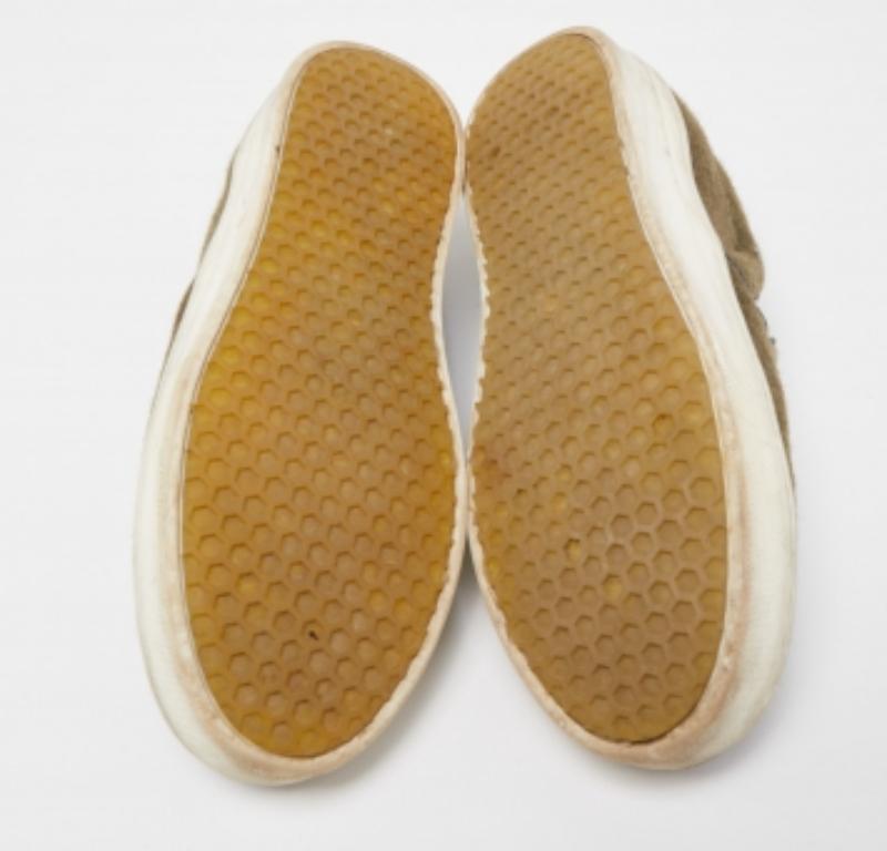 Celine, scarpe da ginnastica in pelliccia Greene & Greene Slip On Taglia 38 In condizioni buone in vendita a Dubai, Al Qouz 2