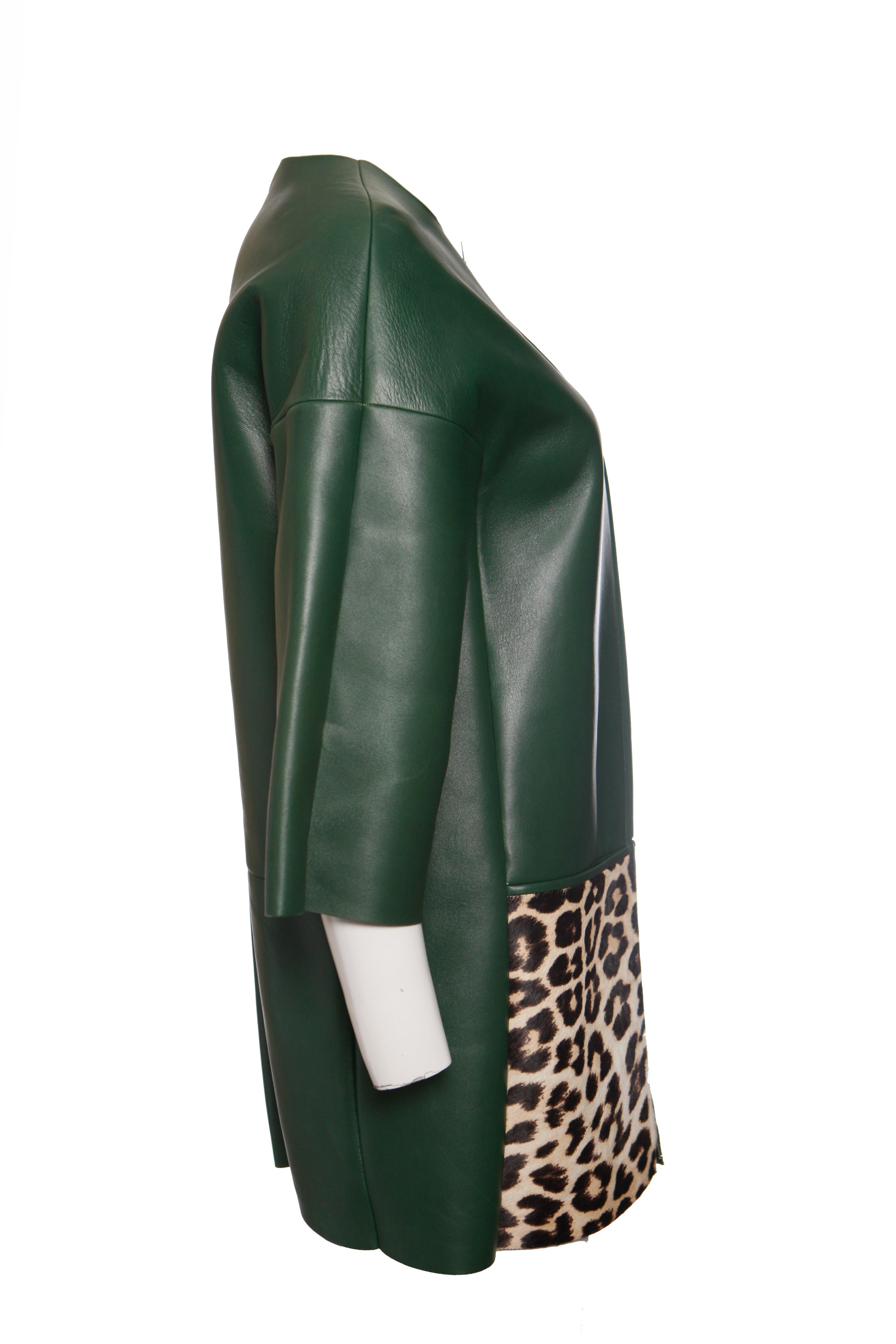 Celine, Green leather jacket with leopard ponyskin In New Condition For Sale In AMSTERDAM, NL