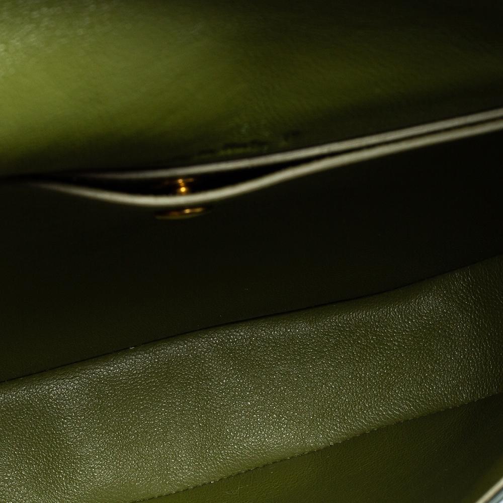 Celine Green Leather Medium Trotteur Shoulder Bag In Good Condition In Dubai, Al Qouz 2