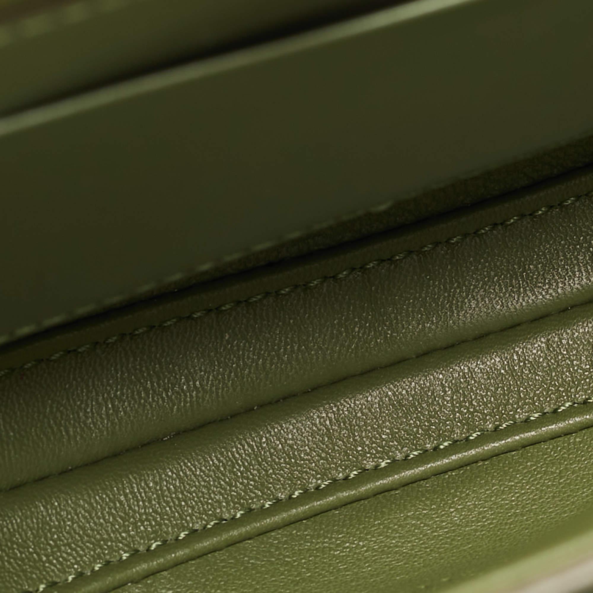 Celine Green Leather Small Besace 16 Shoulder Bag In Good Condition In Dubai, Al Qouz 2