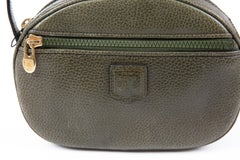 Sac à bandoulière en cuir « Triomphe » de Céline, couleur verte