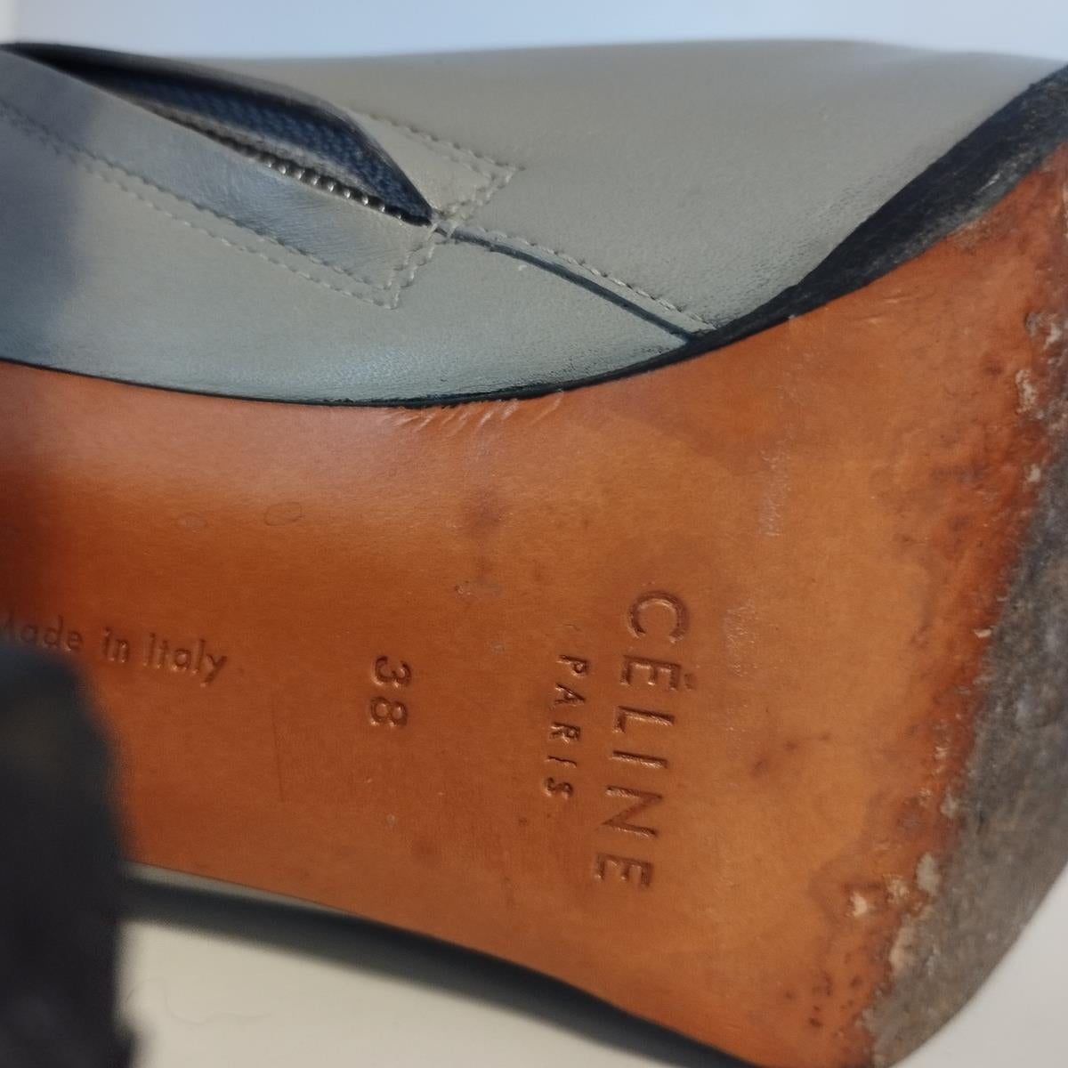 Women's Céline Grey Leather Ankle Boots IT 38 For Sale
