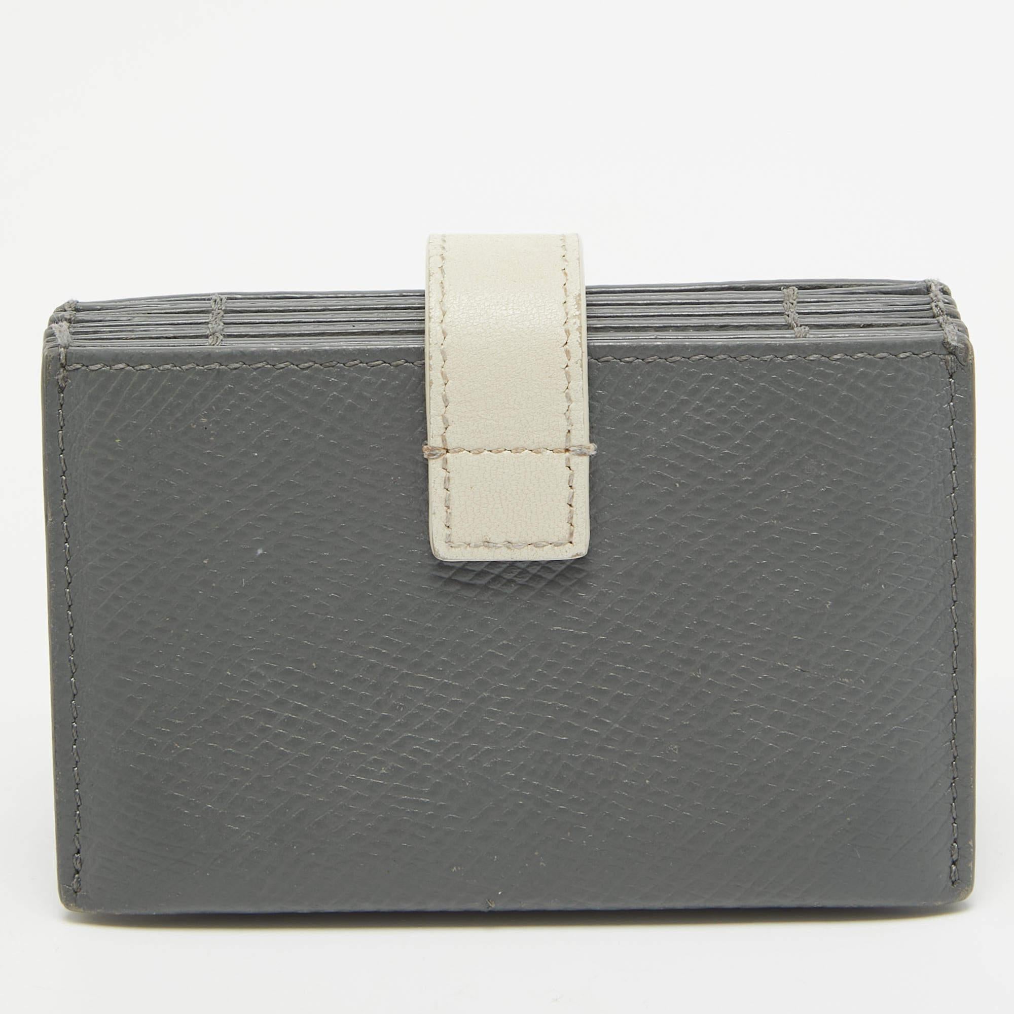 Celine Grey/Off White Leather Accordion Card Holder In Good Condition For Sale In Dubai, Al Qouz 2
