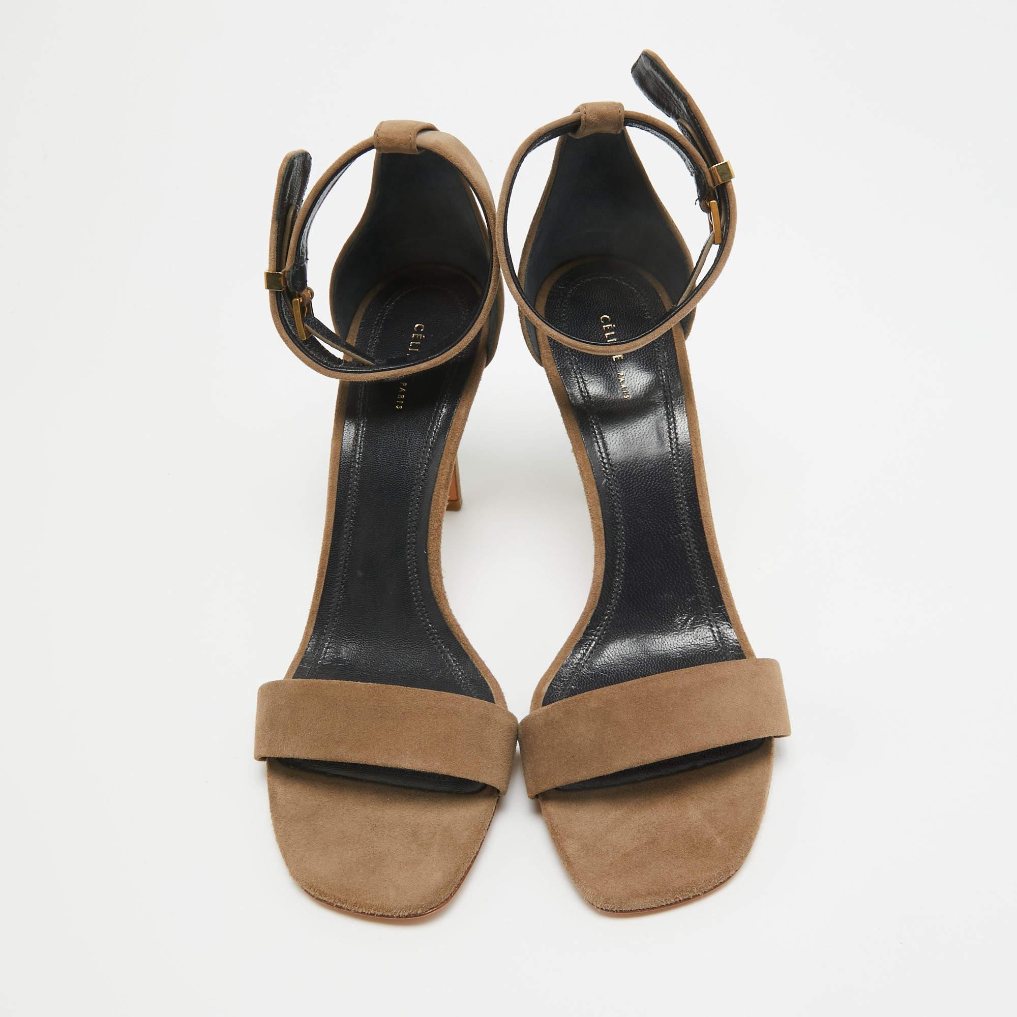 Celine Graue Wildledersandalen mit Knöchelriemen Größe 38,5 im Angebot 1