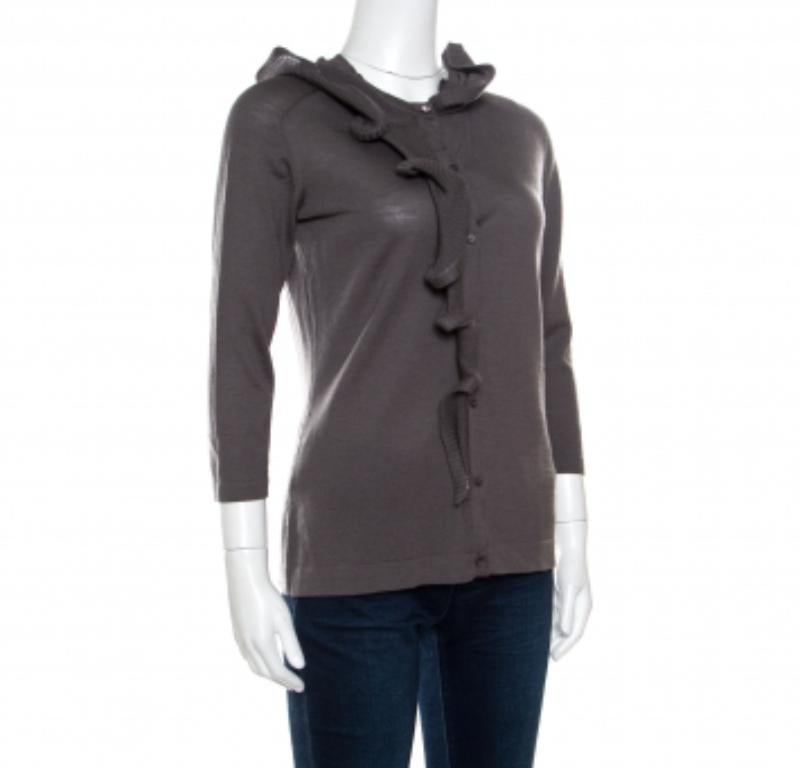 De las mujeres Celine Gris Lana Ruffled Asymmetric Neckline Detail Button Front Cardigan M en venta