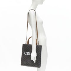 CELINE Hedi Slimane Triomphe Canvas Tragetasche mit braunem Monogramm Vertical Cabas