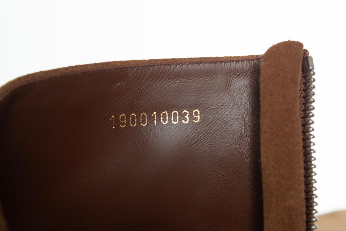 Celine, bottes à boucle en daim Jacno en cognac en vente 4
