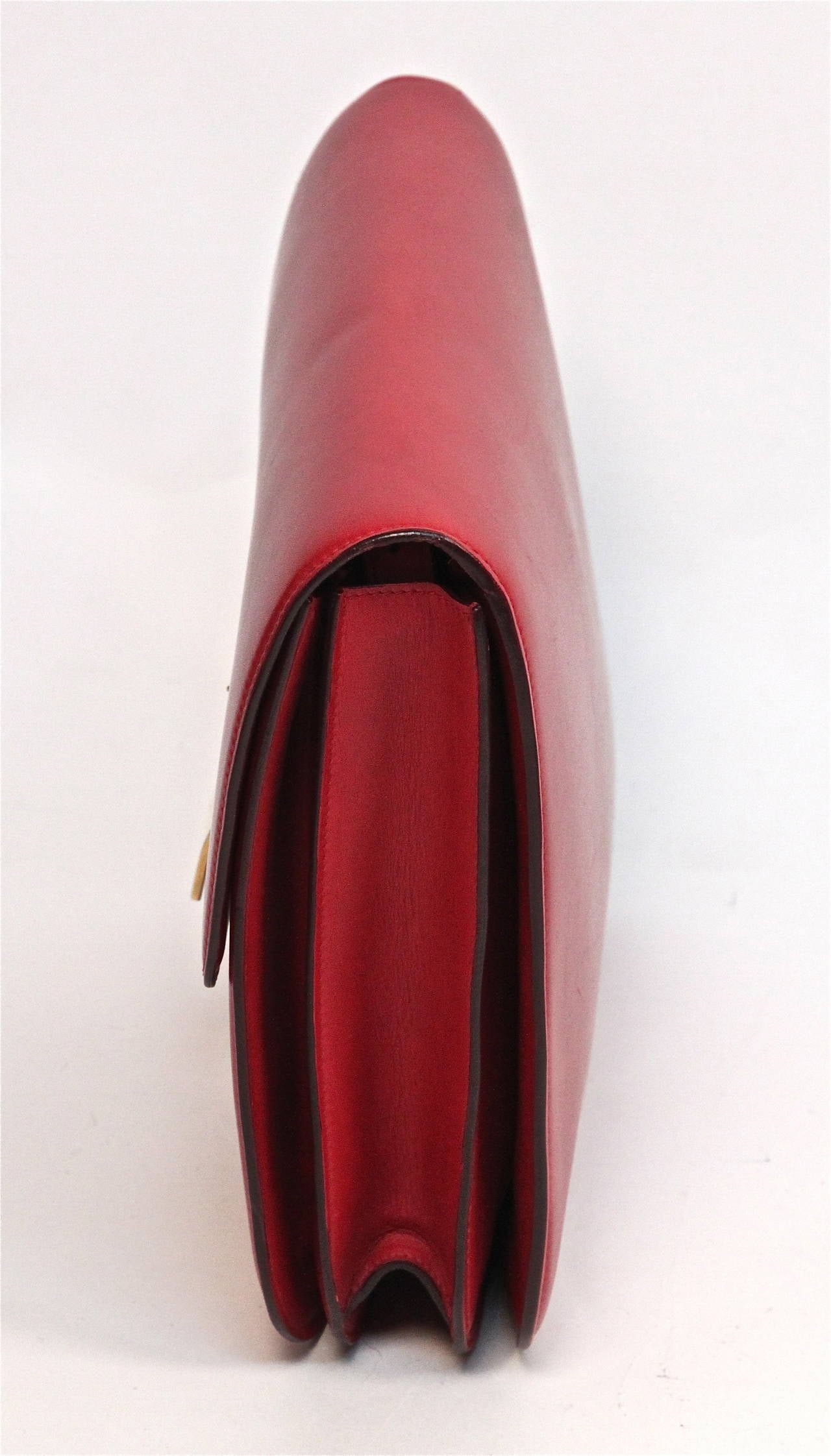 Celine large red classic box leather bag with convertible strap  In Good Condition In San Fransisco, CA