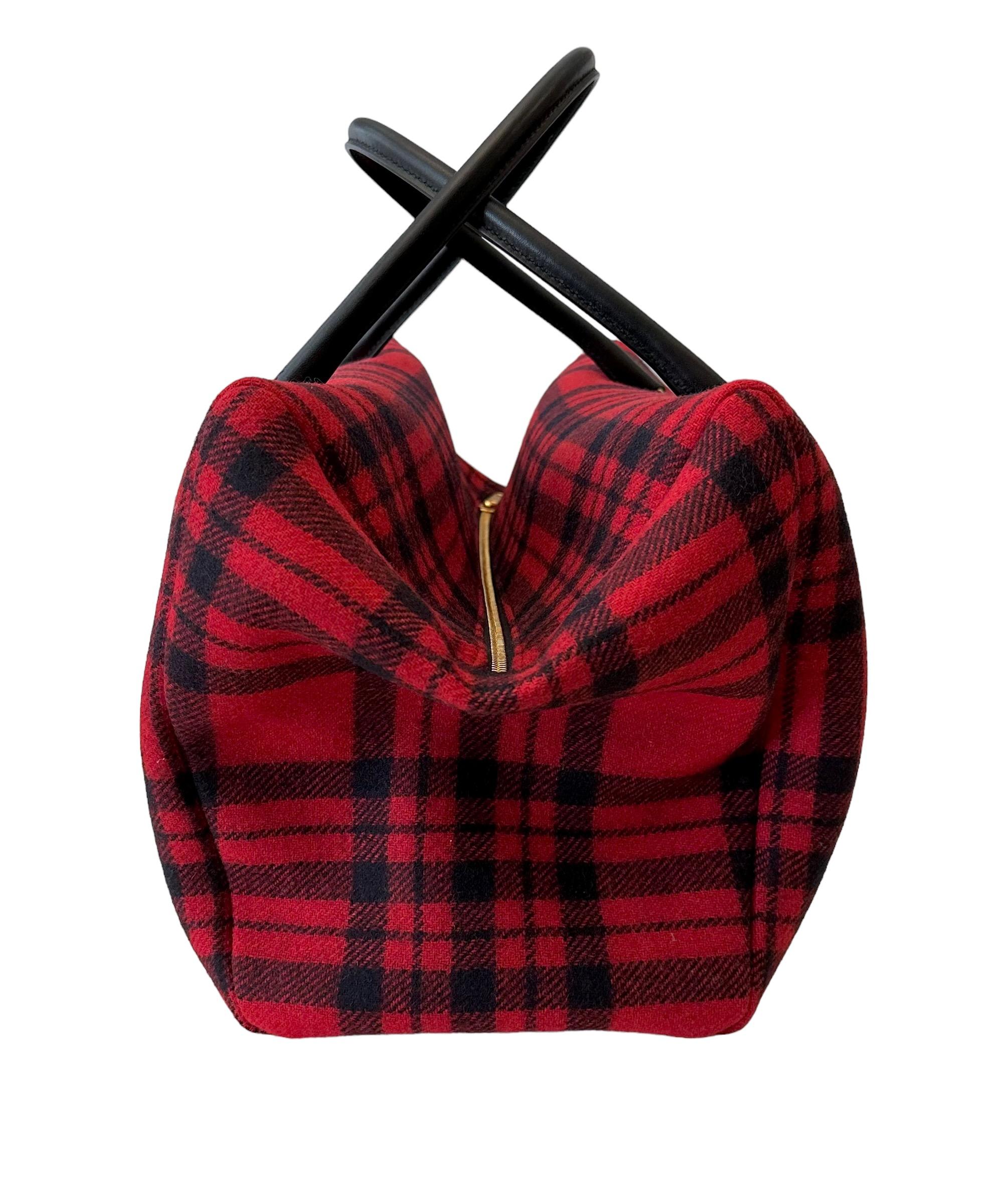 Céline - Grand sac à main Pliage Patapan en tissu écossais Excellent état - En vente à Geneva, CH