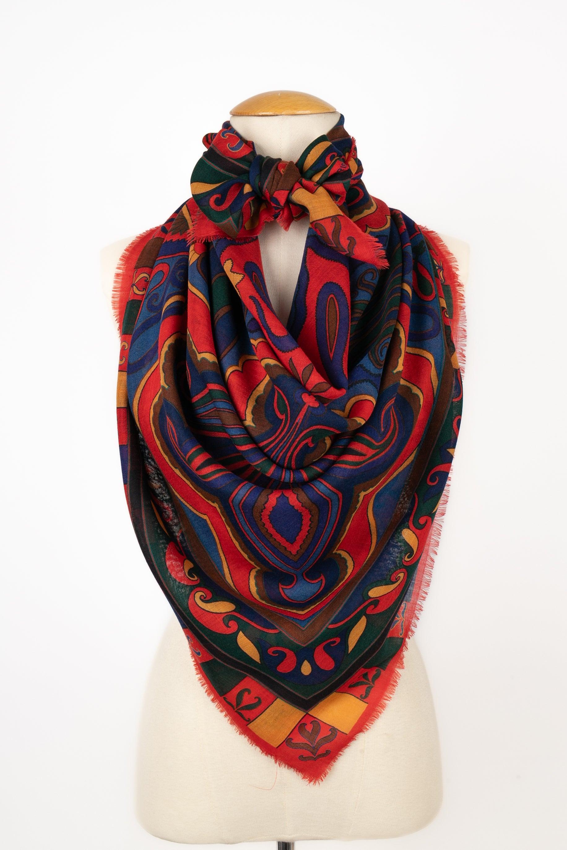 Céline Large Wool Cheesecloth Stole in Blue and Red Tones In Excellent Condition For Sale In SAINT-OUEN-SUR-SEINE, FR