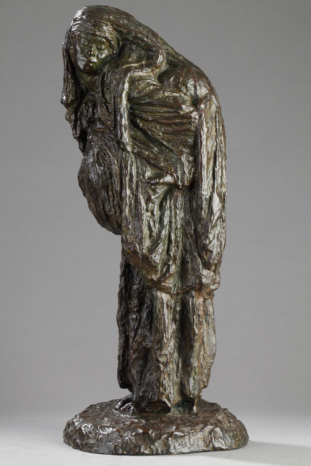 Beduinenmutter mit Kind – Sculpture von Céline Lepage