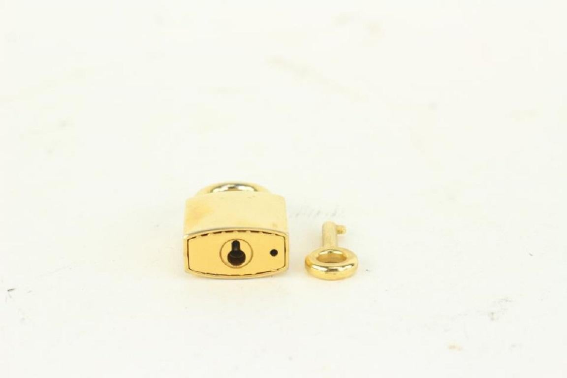 Céline Logo Padlock and Key Cadena Set 917cel11 In Good Condition In Dix hills, NY