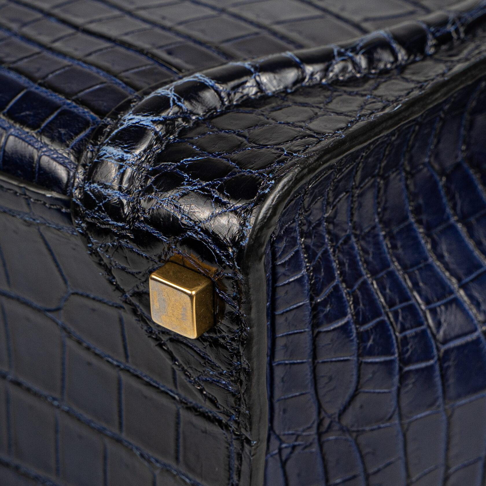 Celine Luggage Micro in Crocodile Leather Dark Blue For Sale 7