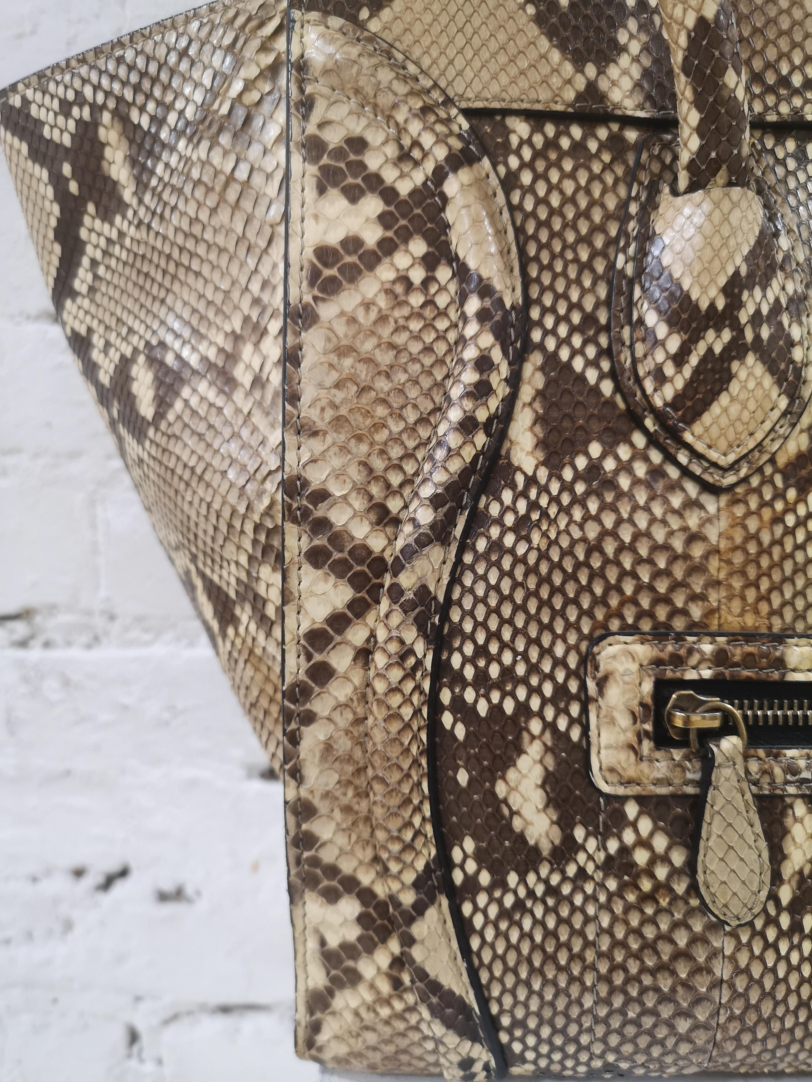 Marron Cèline Luggage Sac à poignée en peau de python en vente