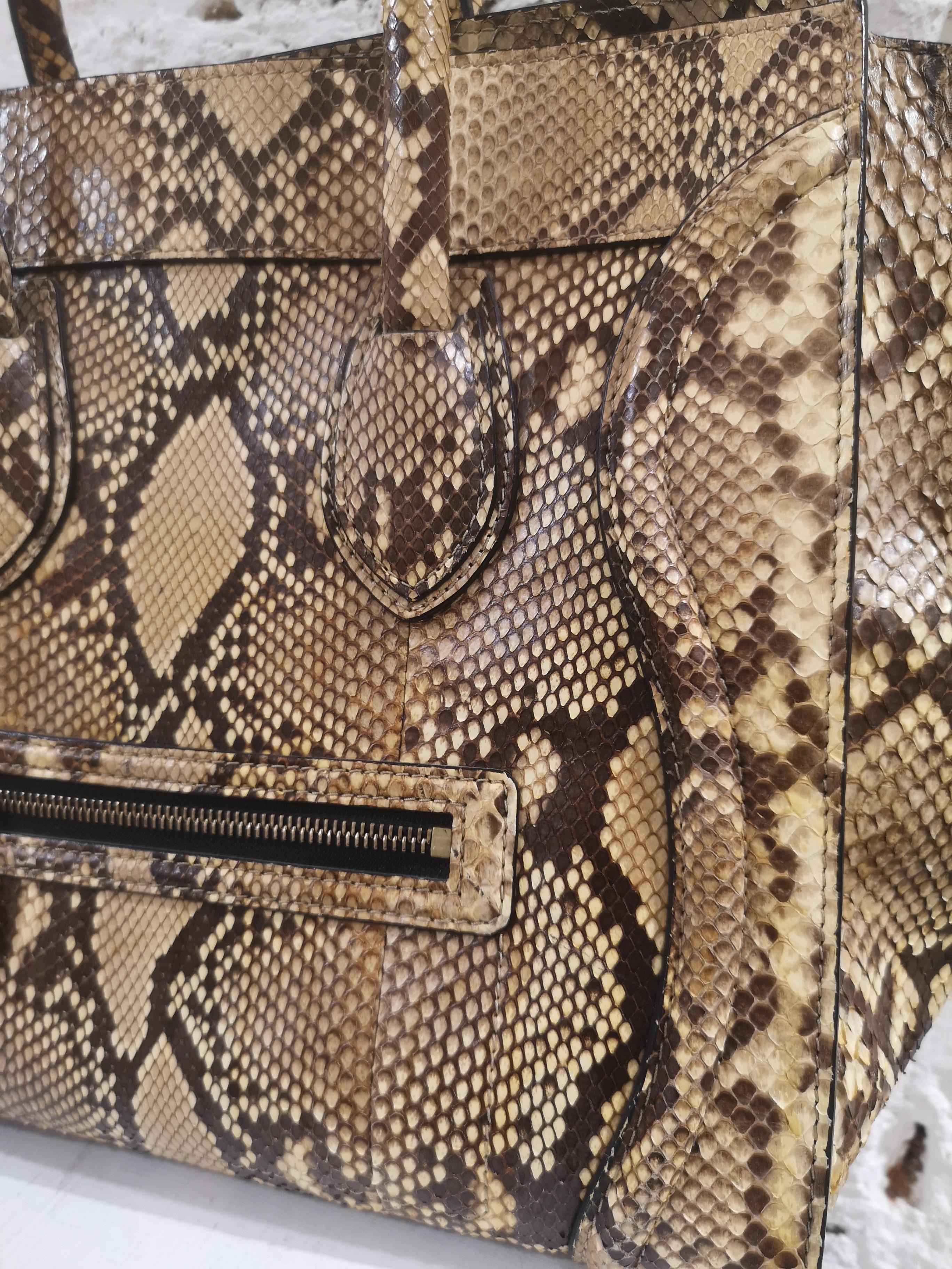 Cèline Luggage Sac à poignée en peau de python Unisexe en vente