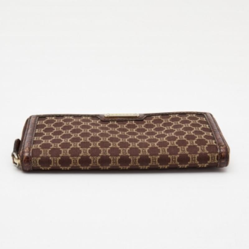 De las mujeres Cartera Continental con Cremallera de Lona y Piel de Cocodrilo Celine Macadam en venta