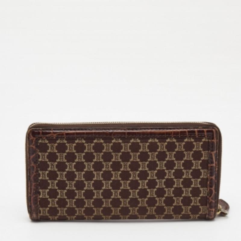 Cartera Continental con Cremallera de Lona y Piel de Cocodrilo Celine Macadam en venta 1
