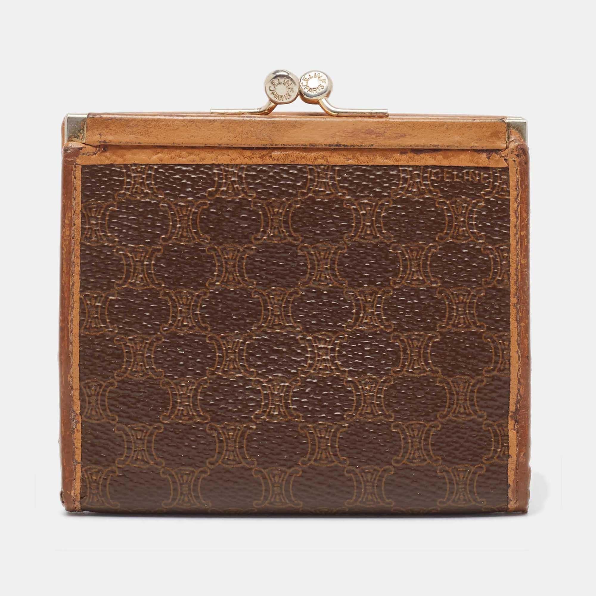 Donna Portafoglio Celine Macadam in tela coated e pelle Triomphe Kisslock in vendita