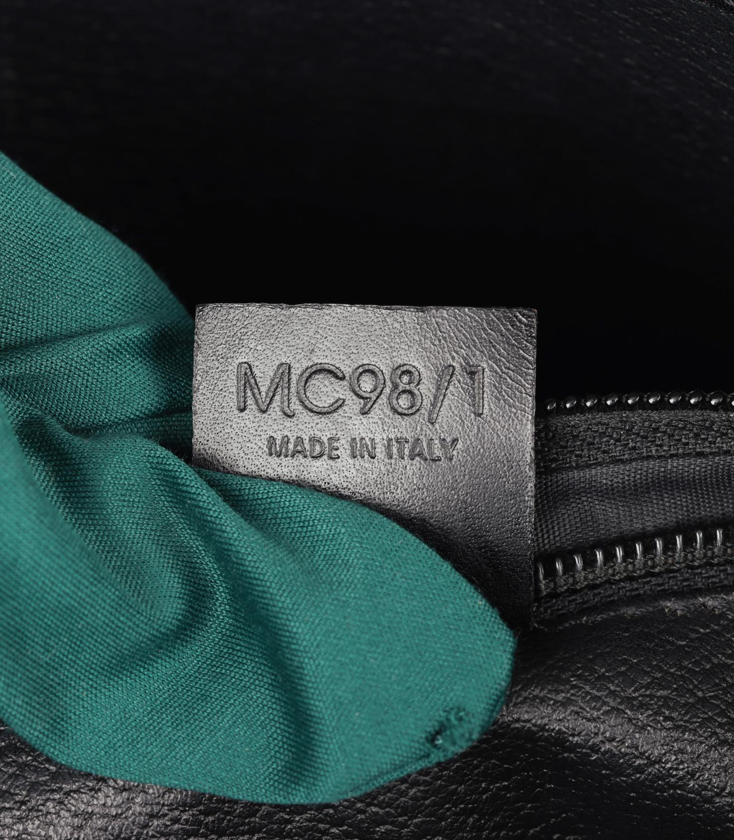 Bolso bandolera vintage Celine Macadam Monograma de lona revestida y piel de becerro en venta 5