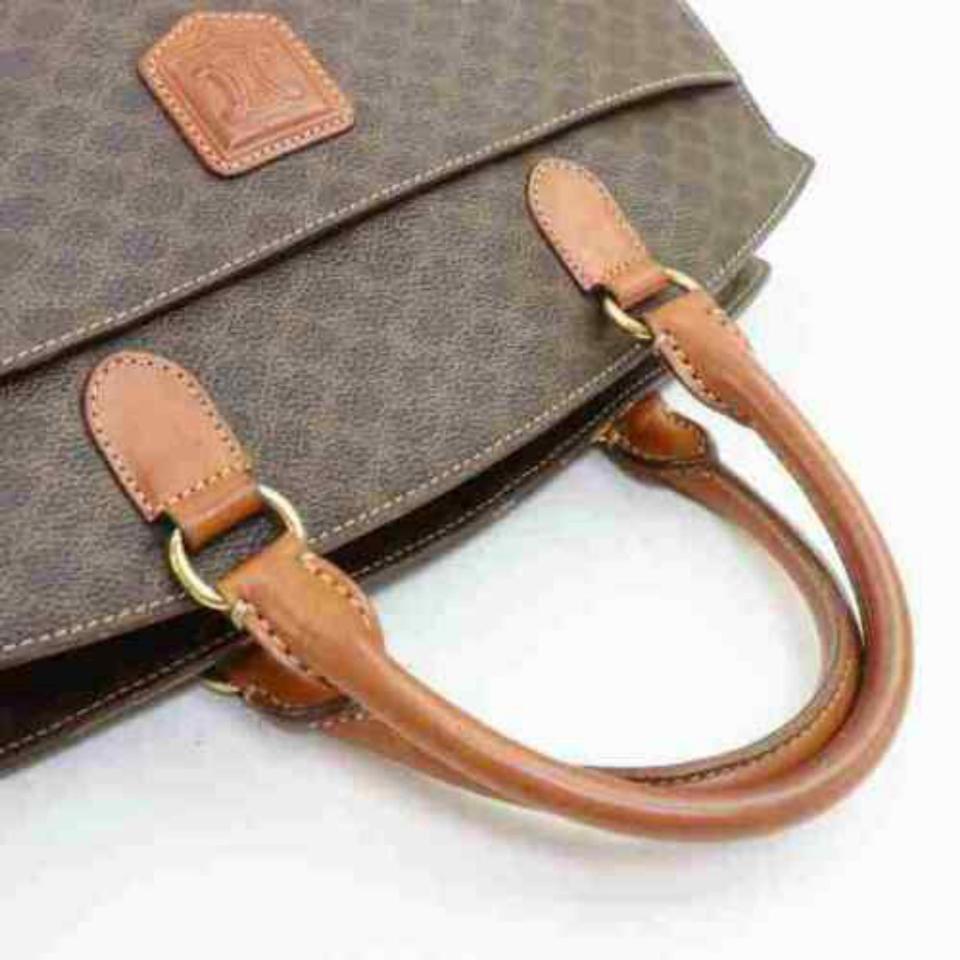 Width (inch) : 13.3 inch(approx)
 Width (cm) : 34 cm(approx)
 Height (inch) : 10.6 inch(approx)
 Height (cm) : 27 cm(approx)
 Depth (inch) : 5.90 inch(approx)
 Depth (cm) : 15 cm(approx)
 
 Handle (inch) : 12.6 inch
 Handle (cm) : 32 cm
 
 Color :