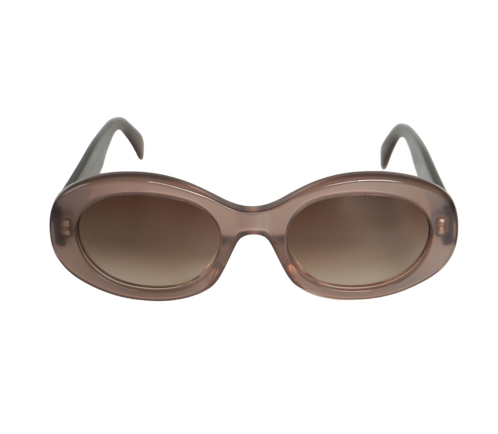 Celine Mauve Rounded Sunglasses
Excellent condition
Comes with the case