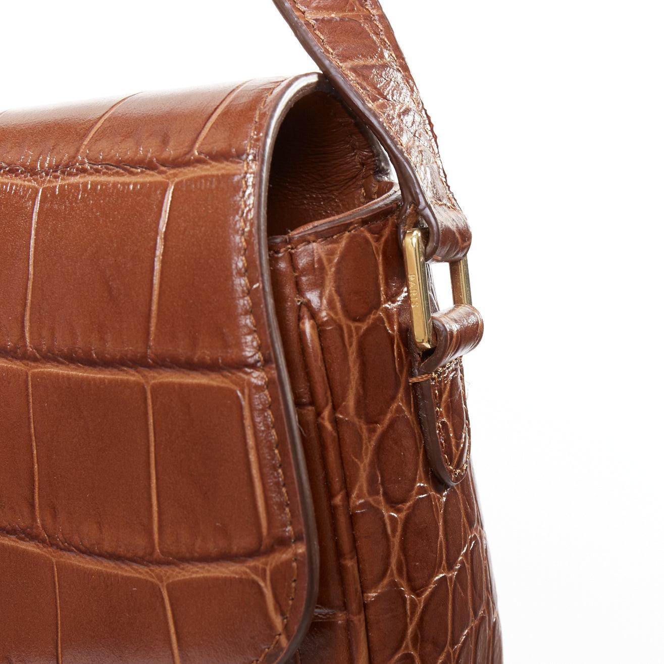 CELINE Medium Tassel braun geprägtes Rindsleder mit Fransen Crossbody Tasche im Angebot 3