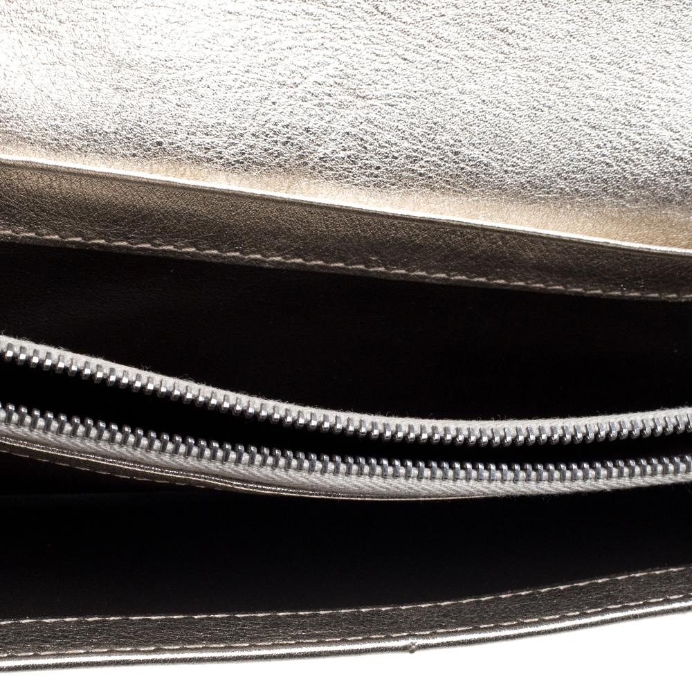 Celine - Portefeuille continental à rabat en cuir doré métallisé Pour femmes en vente